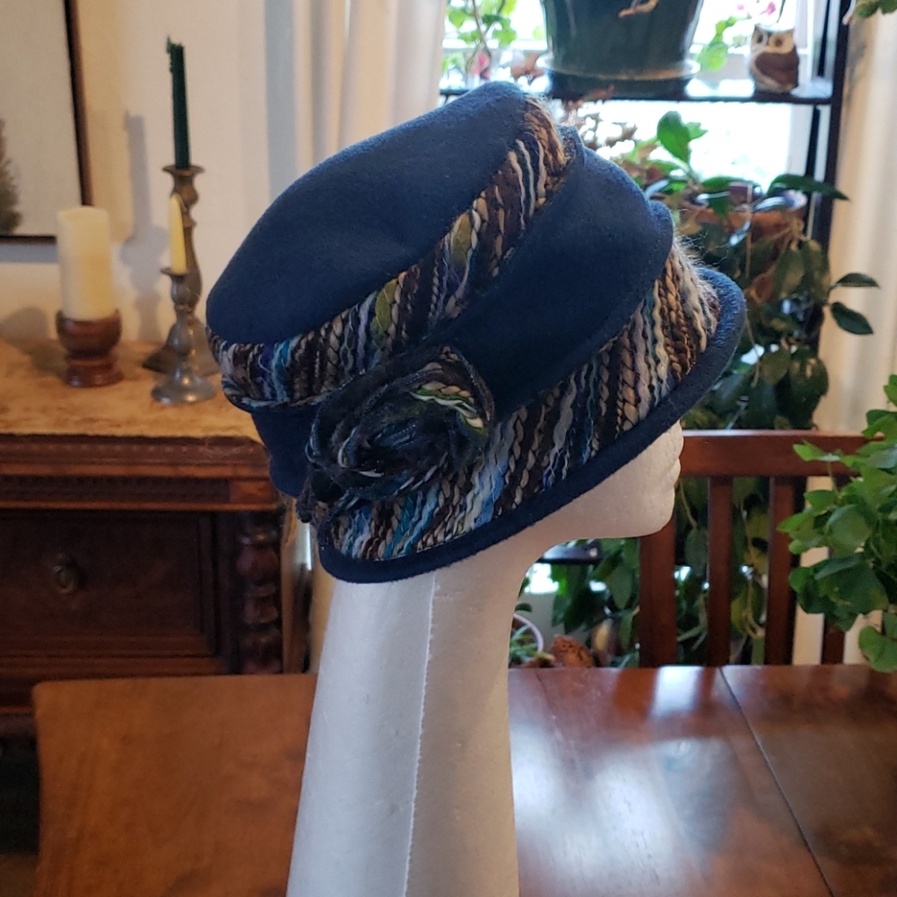 Blue hat - Picture 2 of 4